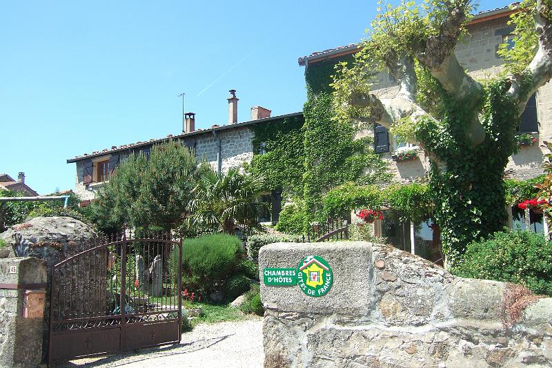 2011-05- (343).JPG - Eine idyllische Übernachtungsmöglichkeit - doch wir wollen nach Givors (und von dort zurück zu unserem Hotel in Lyon)